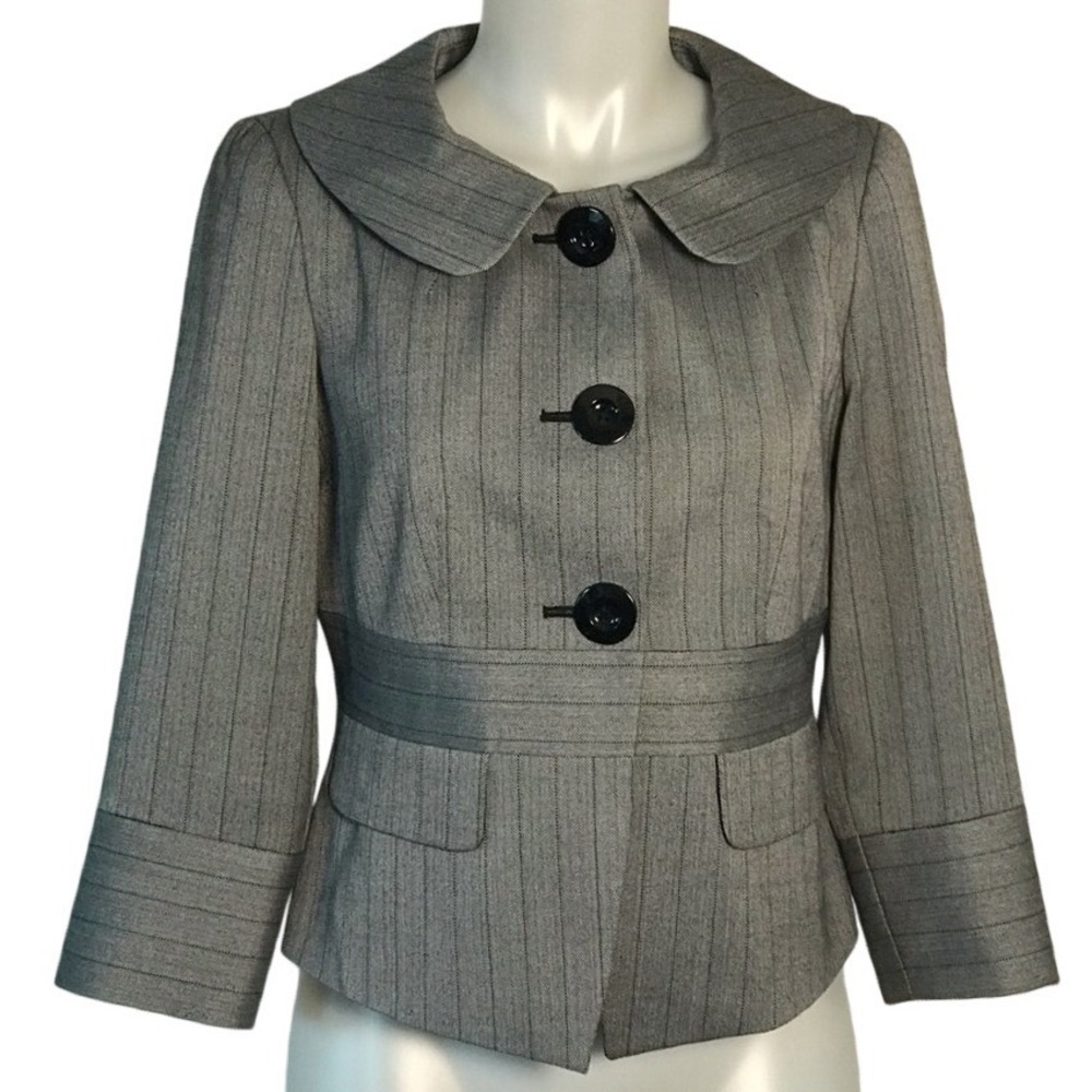 KENNETH COLE GREY PINSTRIPE CROPPED BLAZER Size 6 Petite